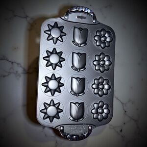 Norpro Cookie Pan Sun/Flowers/Floral Nonstick Baking Pan. SPRING SUMMER